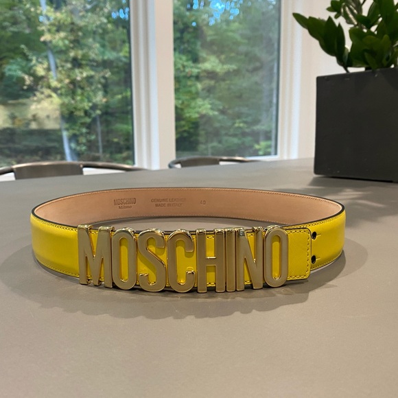 Moschino Accessories - MOSCHINO yellow belt size 40 - sz 2 / 4 / 6